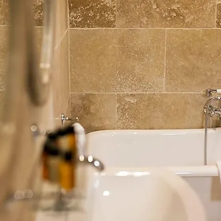 Hotel Du Domaine De La Groirie - Le Mans Ouest 4*